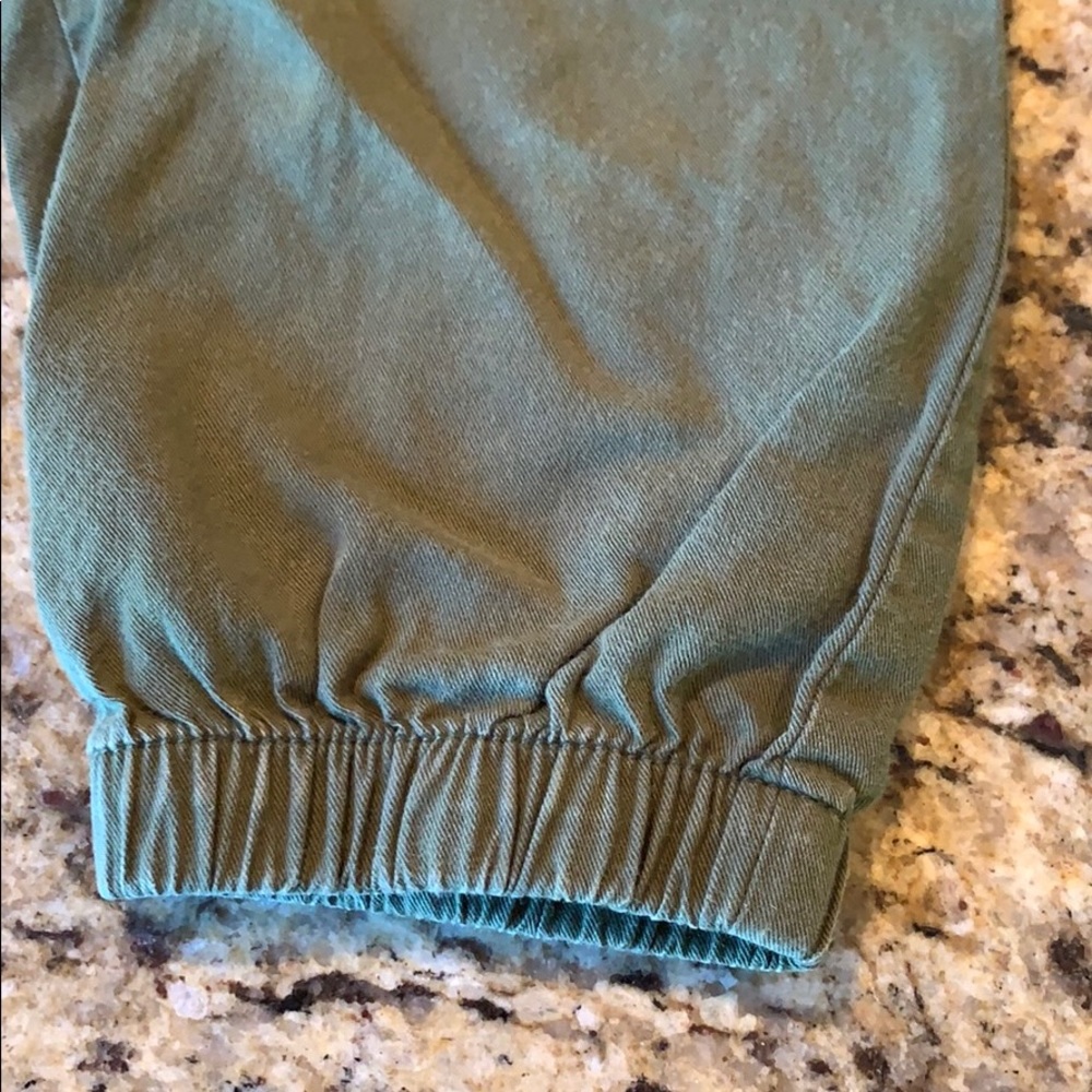 Jogger - Picture 2 of 5